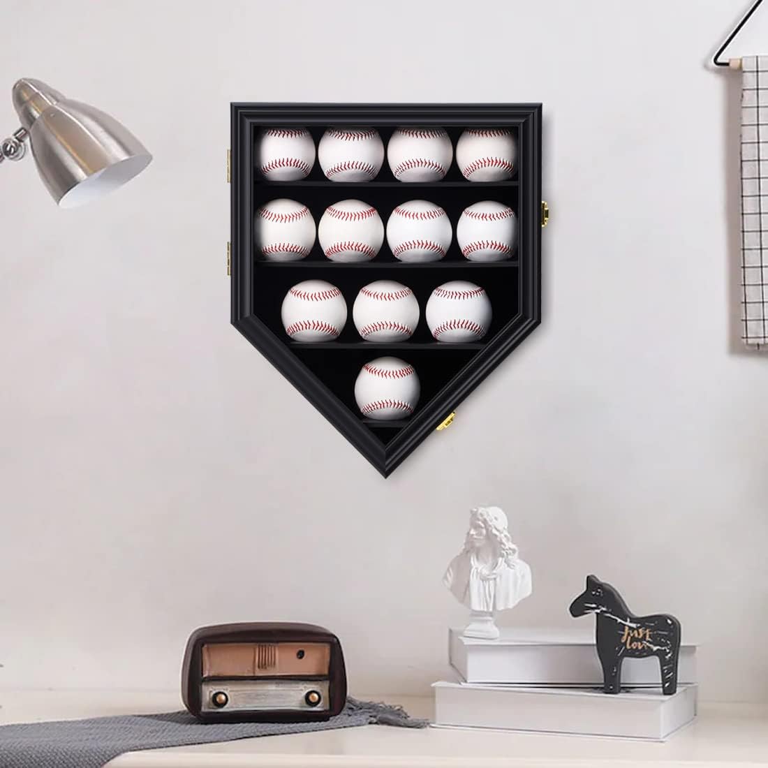 A 12 ball baseball display case.