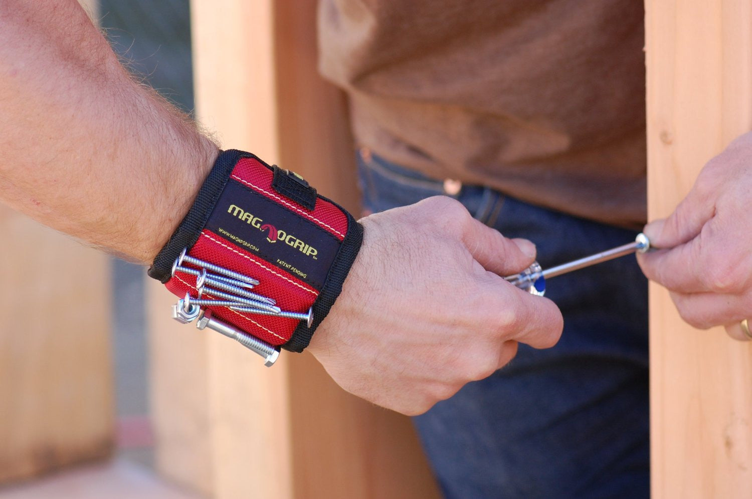 Magnetic Wristband - OddGifts.com