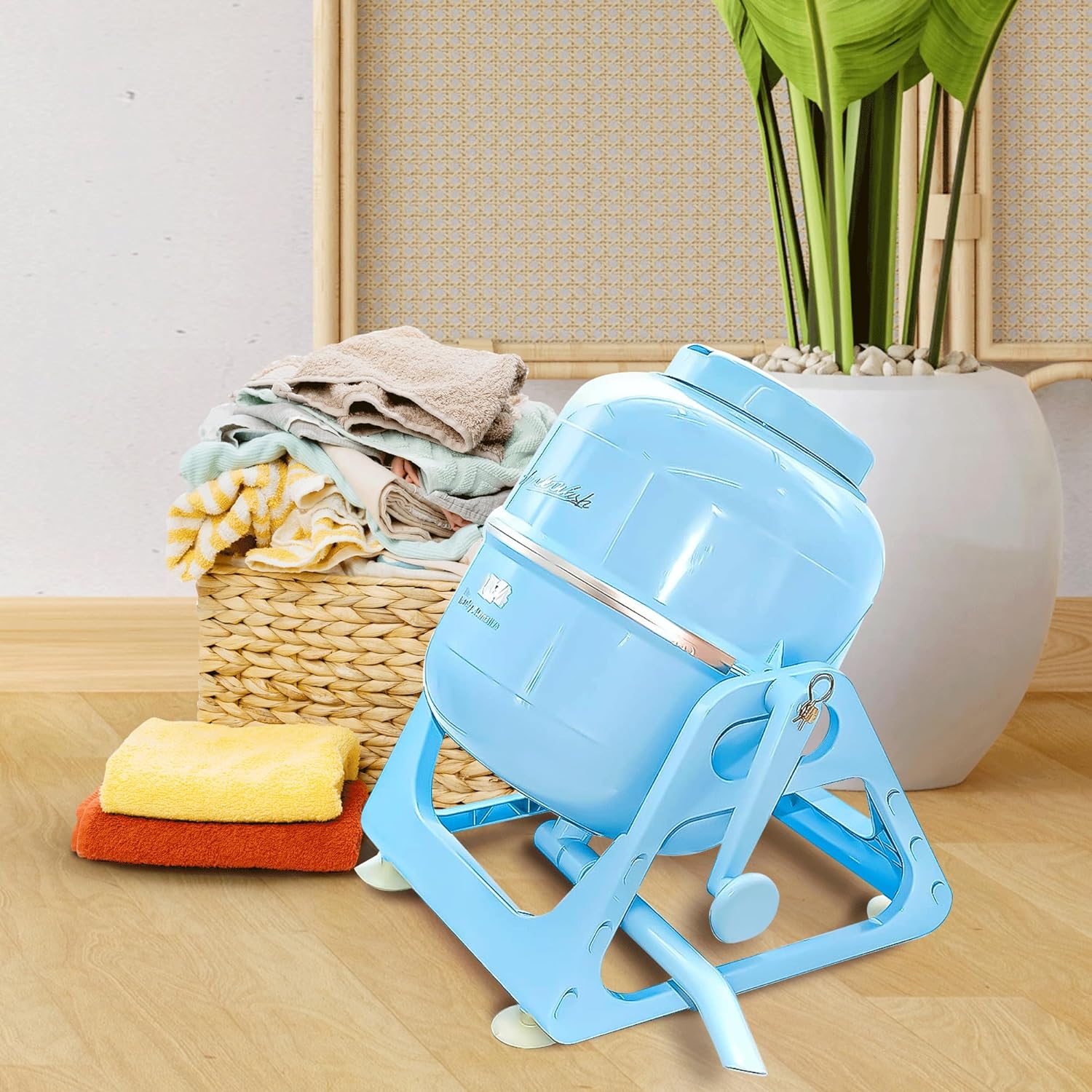 No space? No problem! This non-electric portable washing machine is id OddGifts.com No space? No problem! This non-electric portable washing machine is id OddGifts.com