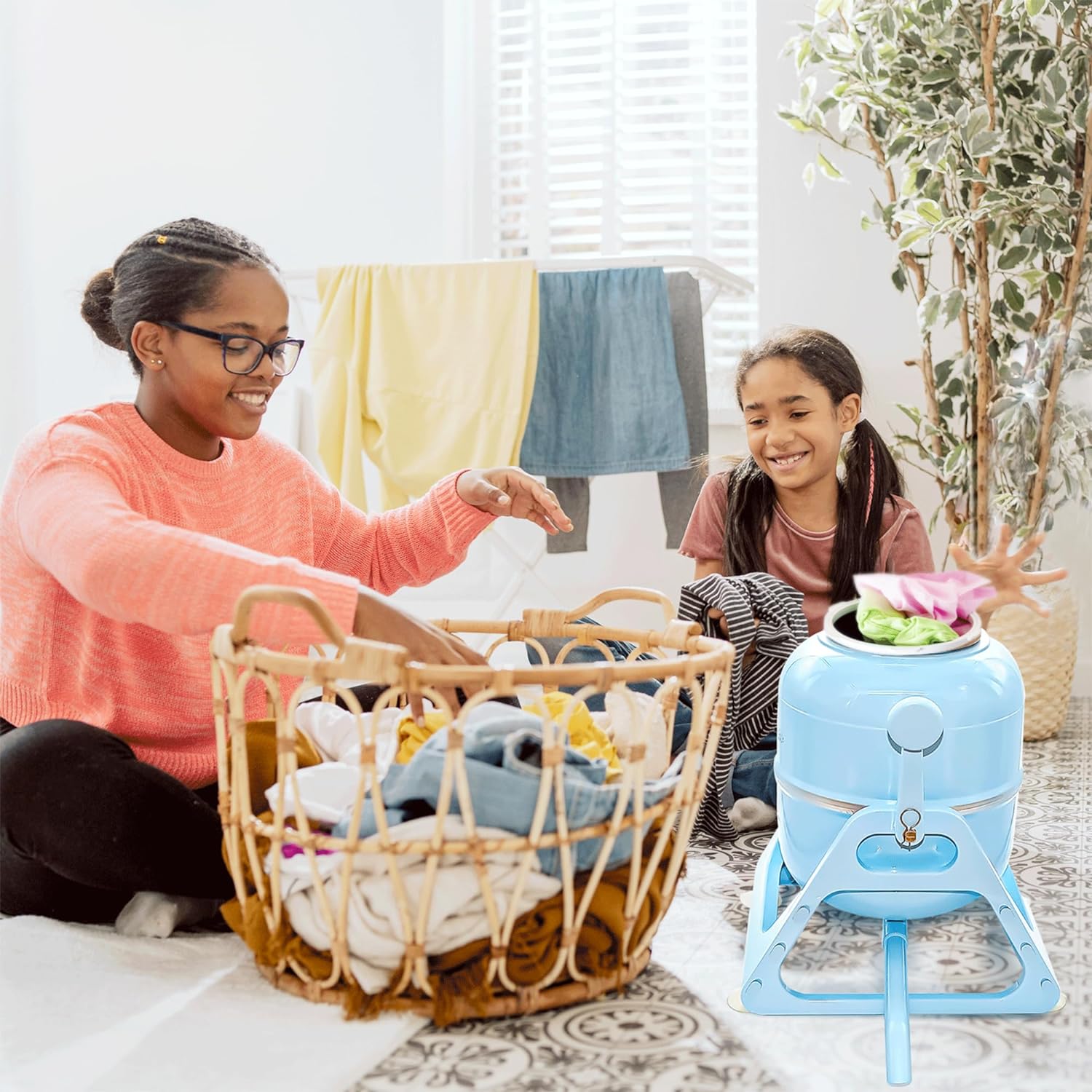 No space? No problem! This non-electric portable washing machine is id OddGifts.com No space? No problem! This non-electric portable washing machine is id OddGifts.com