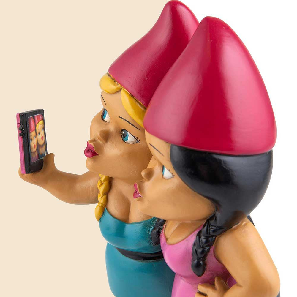 Selfie Gnomes - OddGifts.com