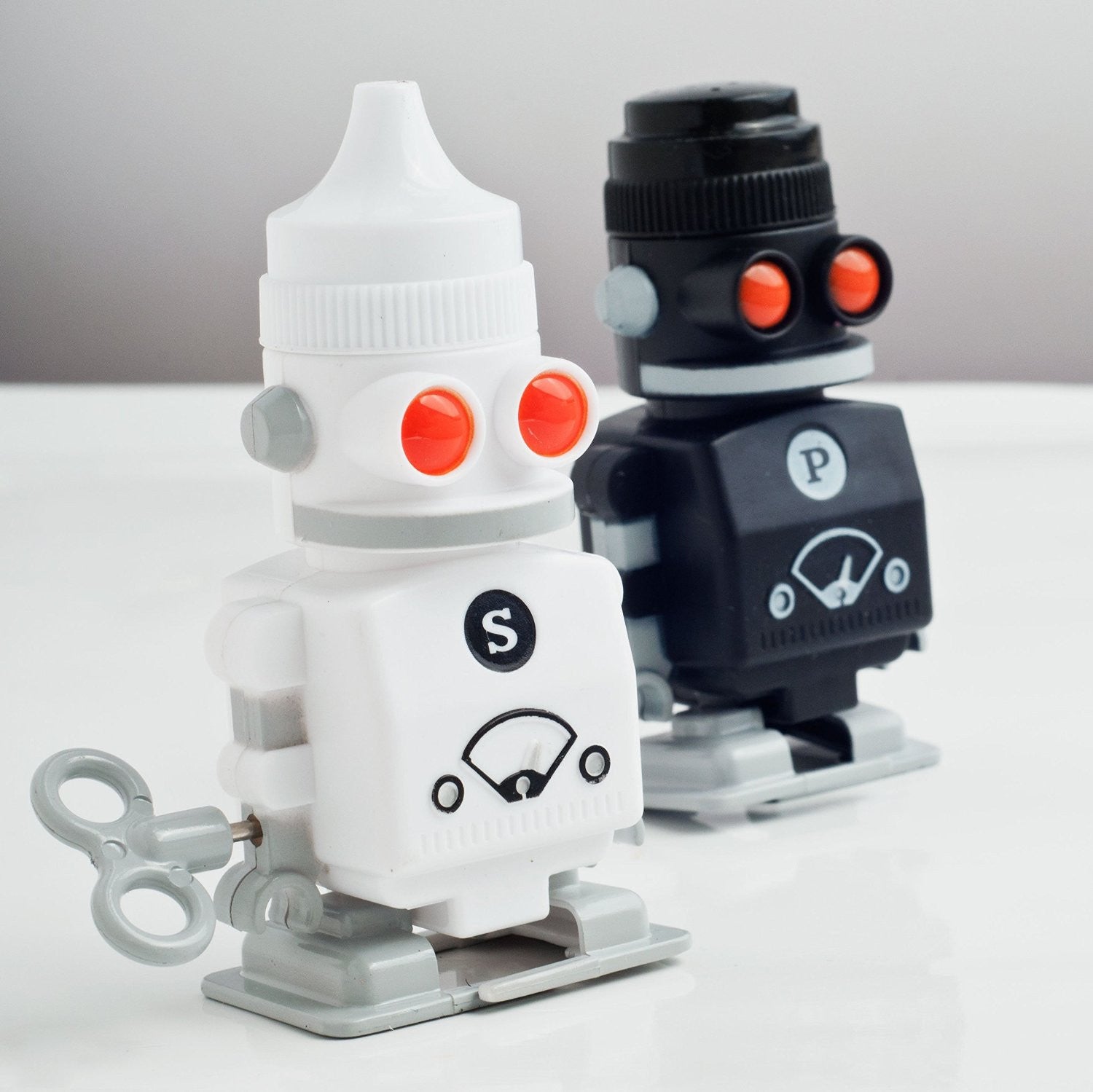 Salt and Pepper Robot Shakers OddGifts