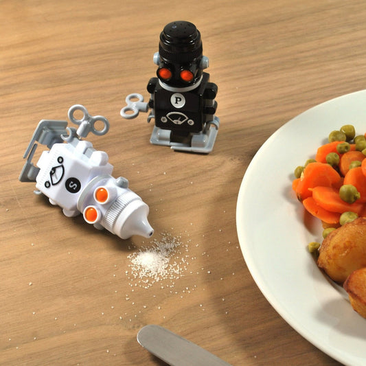 Robot Salt & Pepper Shakers - OddGifts.com