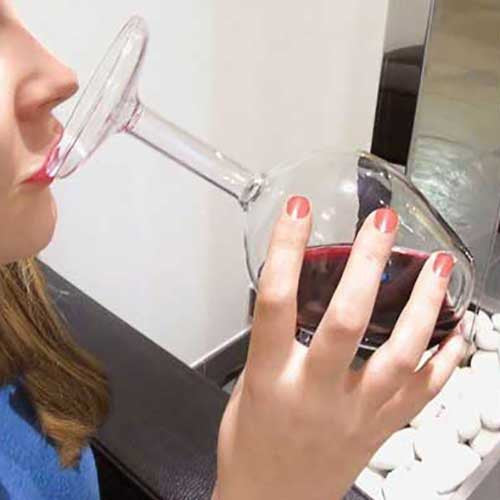 Upside Down Wine Glass - OddGifts.com