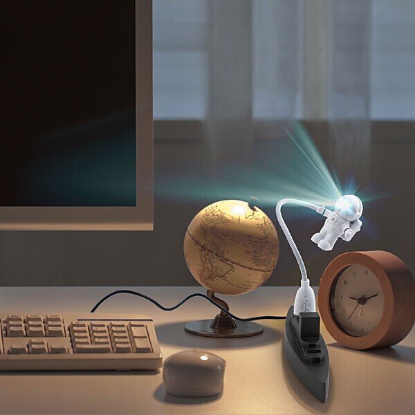 Astronaut USB Light - OddGifts.com